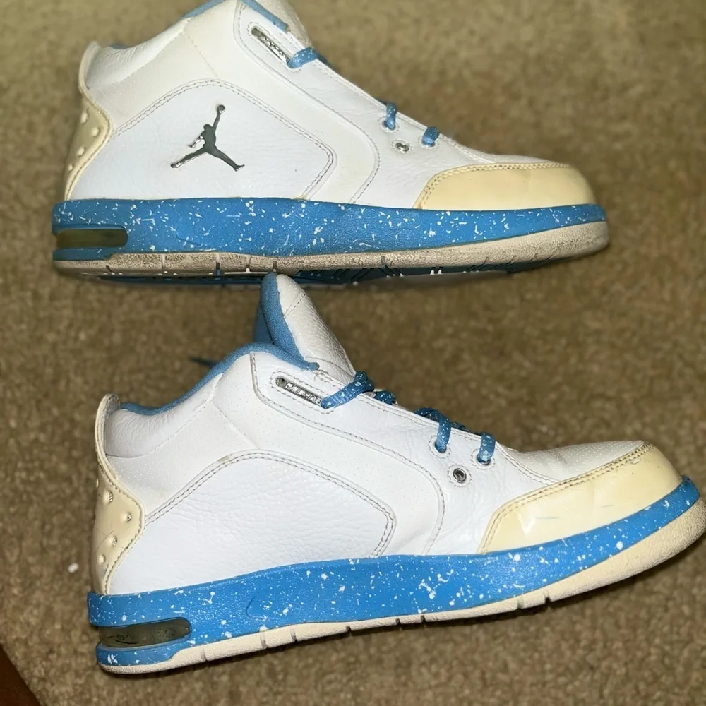 2010 Jordan 1 Fund 5/8th White and univeristy Blue
